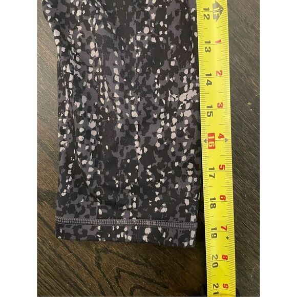 Athleta Salutation II 19-1/2” Inseam Capri Size XS - Picture 9 of 9